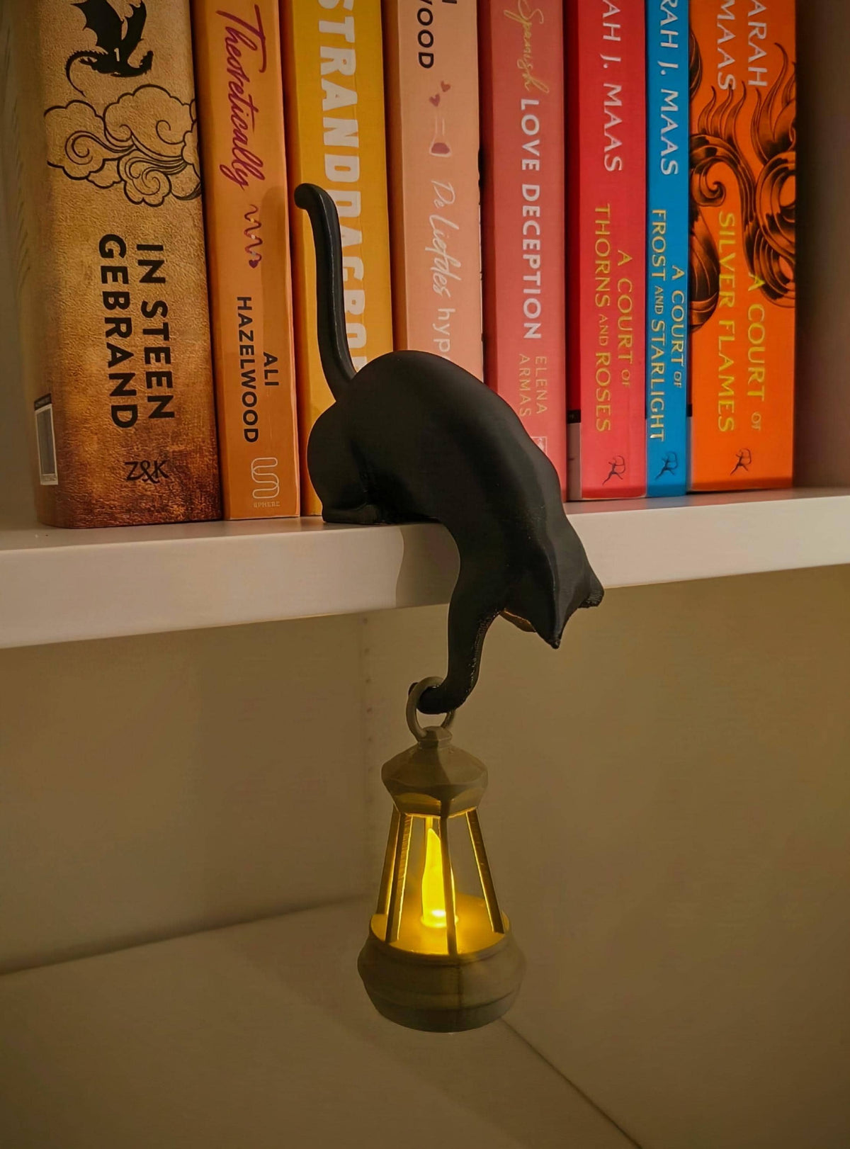 Kat met lantaarn & LED theelichtje