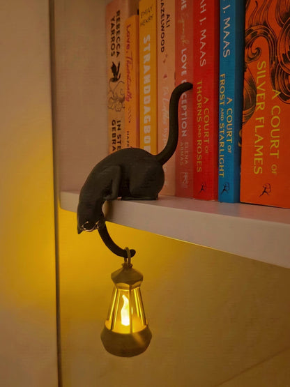 Kat met lantaarn & LED theelichtje