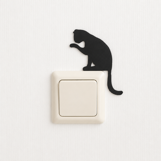 Katzen lichtschalter dekoration - katze die ihr pfötchen wäscht